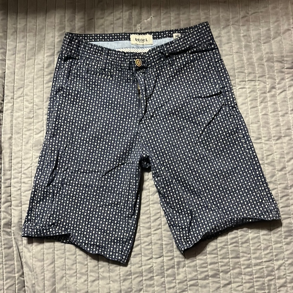 Rebel short skull design
